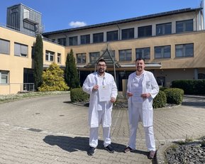 Herrn Mersad Denjalic, Herrn Dirk Frere
